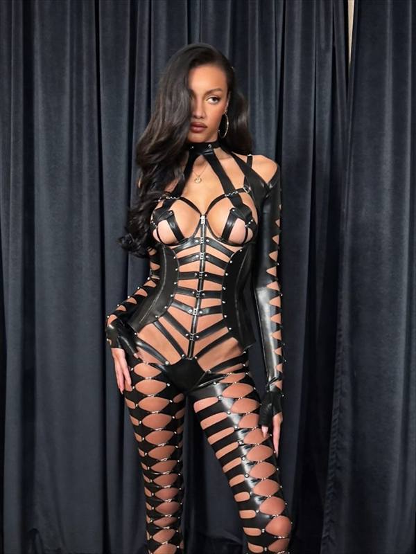 deepnude ia modelo loira